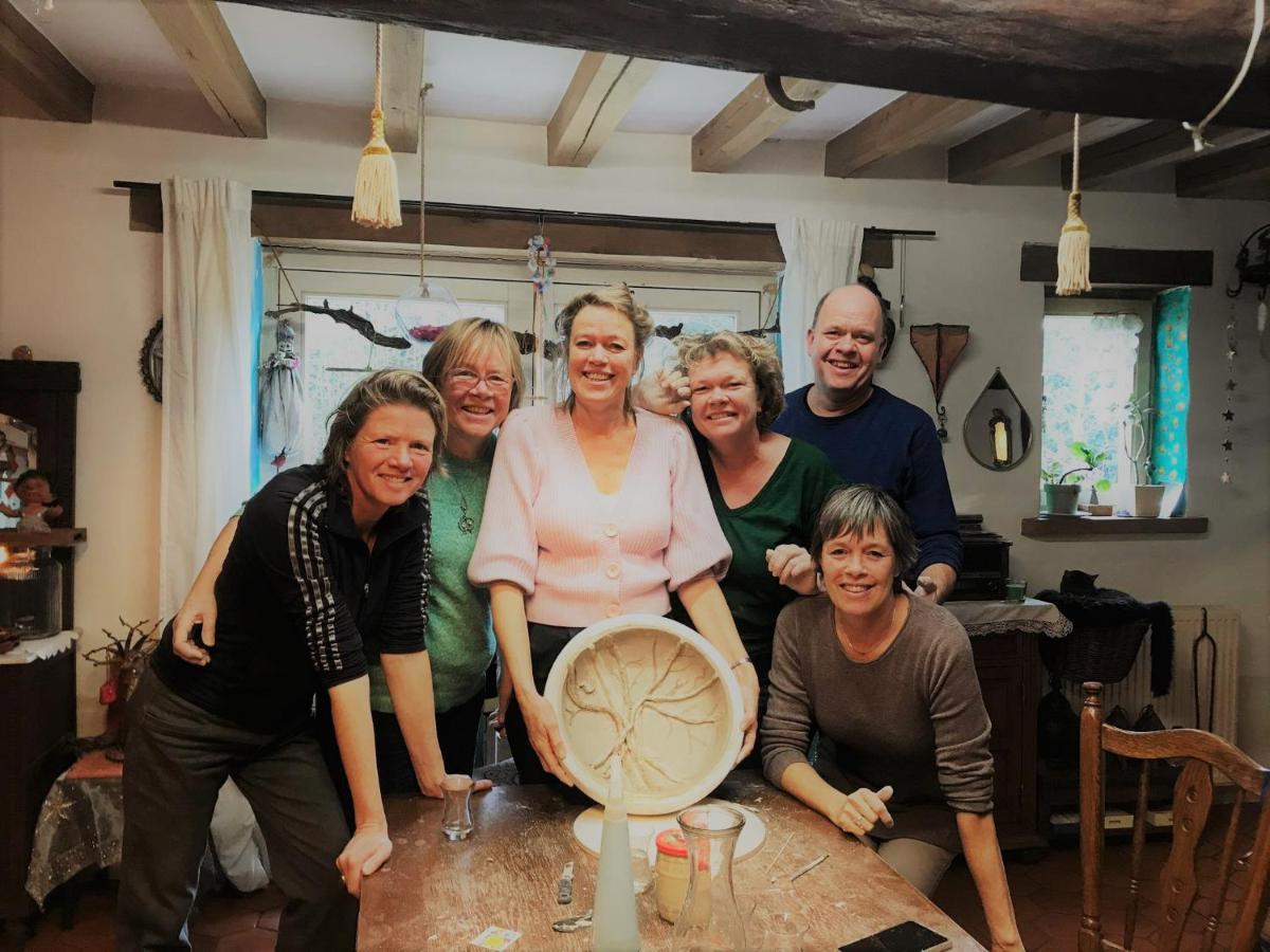 Slaaphuisje Het Vliegend Varken Genk Exteriör bild
